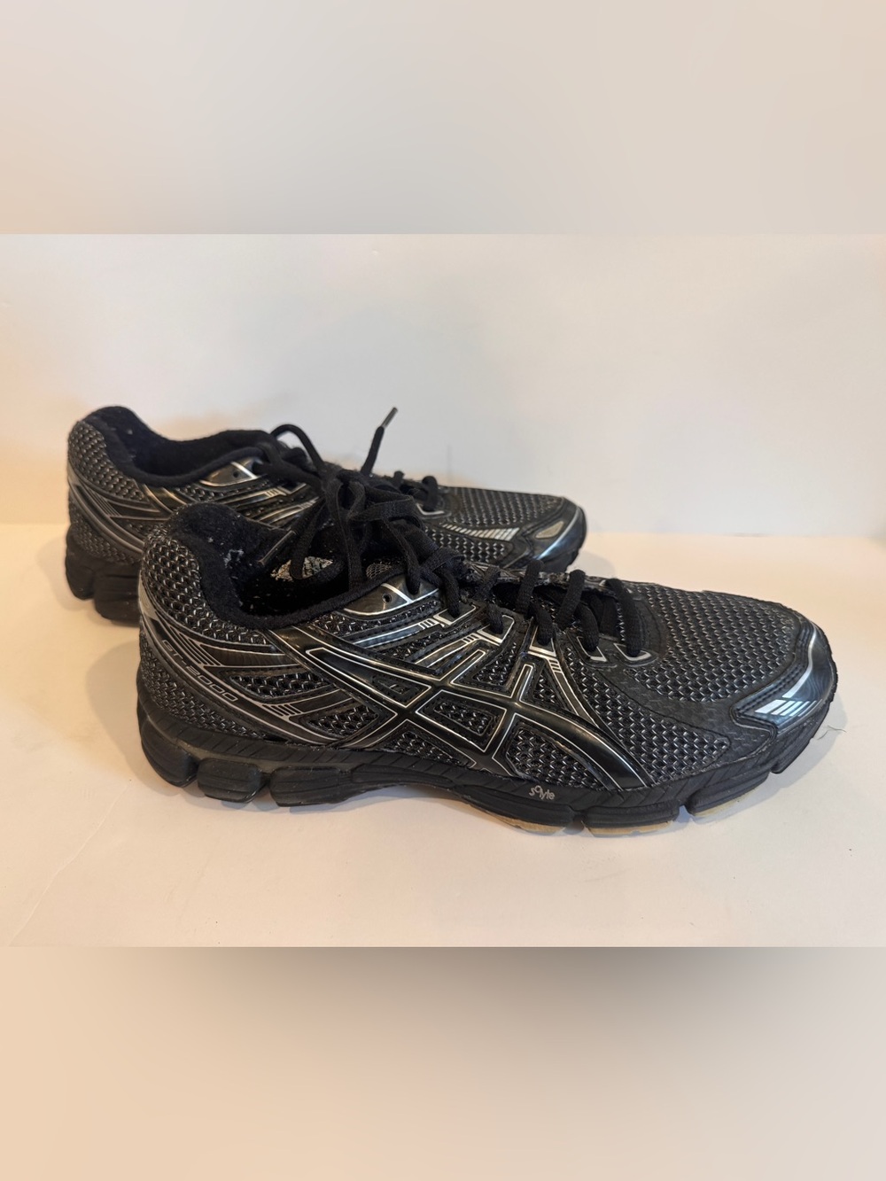 Asics GT-2000 Black Athletic Running Shoes